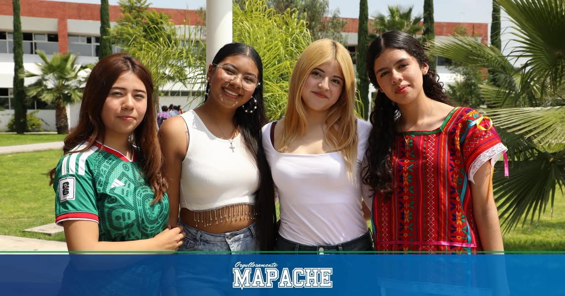 Estudiantes de la UTS reunidas al aire libre durante el Mercadito Mapache